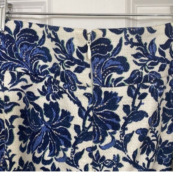 Ann Taylor Floral Blue and White Skirt Size 14 - Picture 3 of 7
